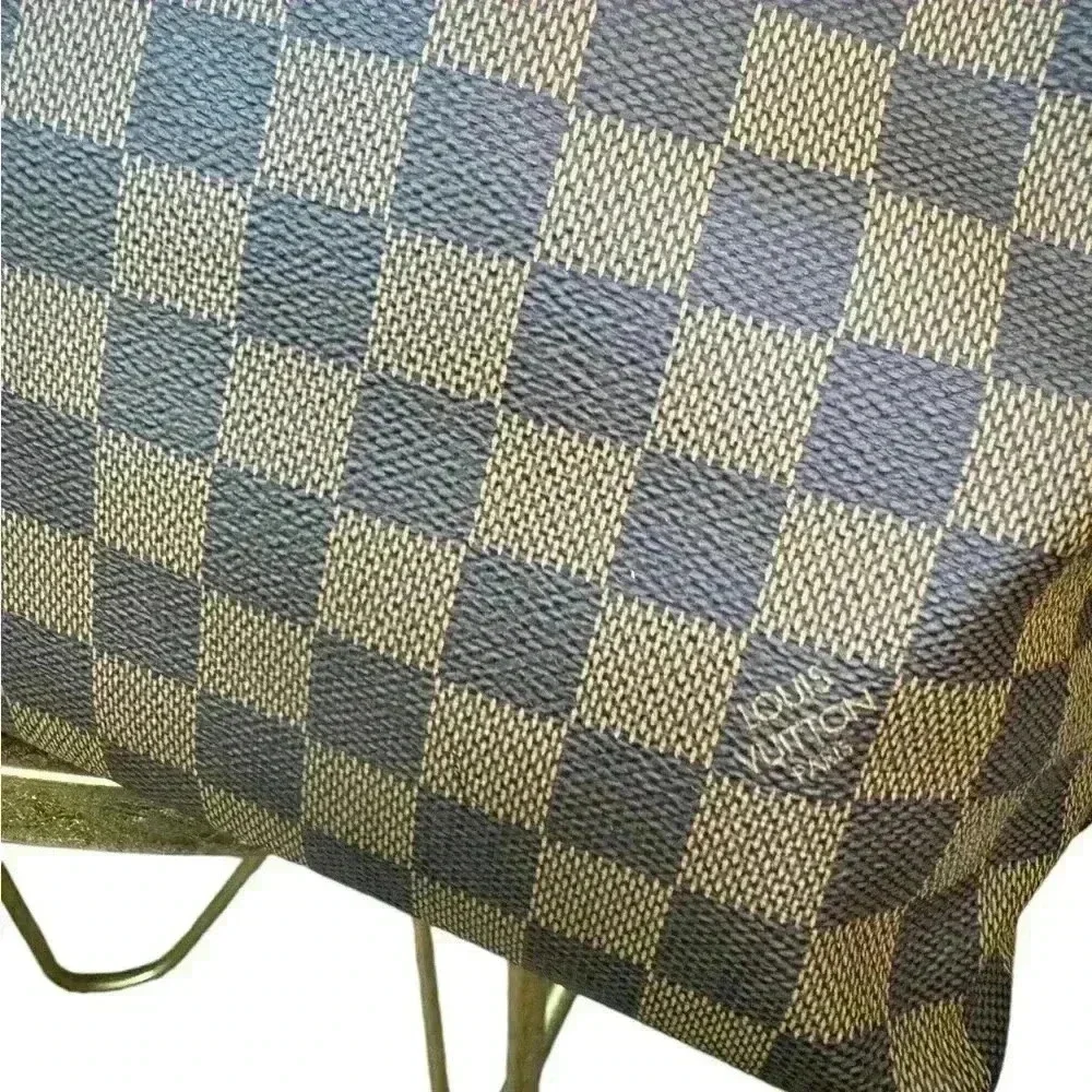 Louis Vuitton vintage Damier Chelsea Shoulder Tote Bag.